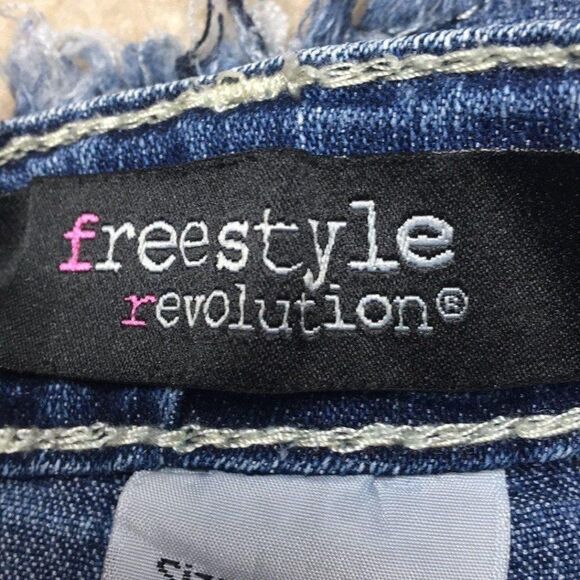 Free style denim shorts. Size 10 - Picture 3 of 5